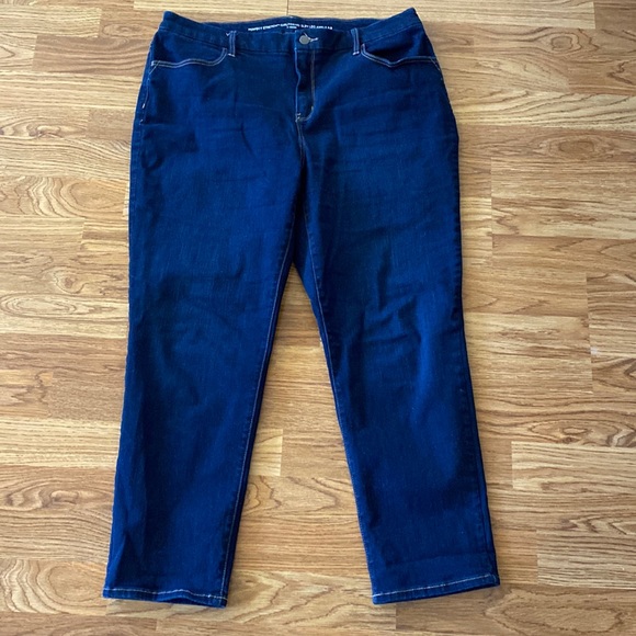 Chico's Denim - Chico’s Perfect Stretch Girlfriend Dlim Leg Jeans 2.5 Misses 14